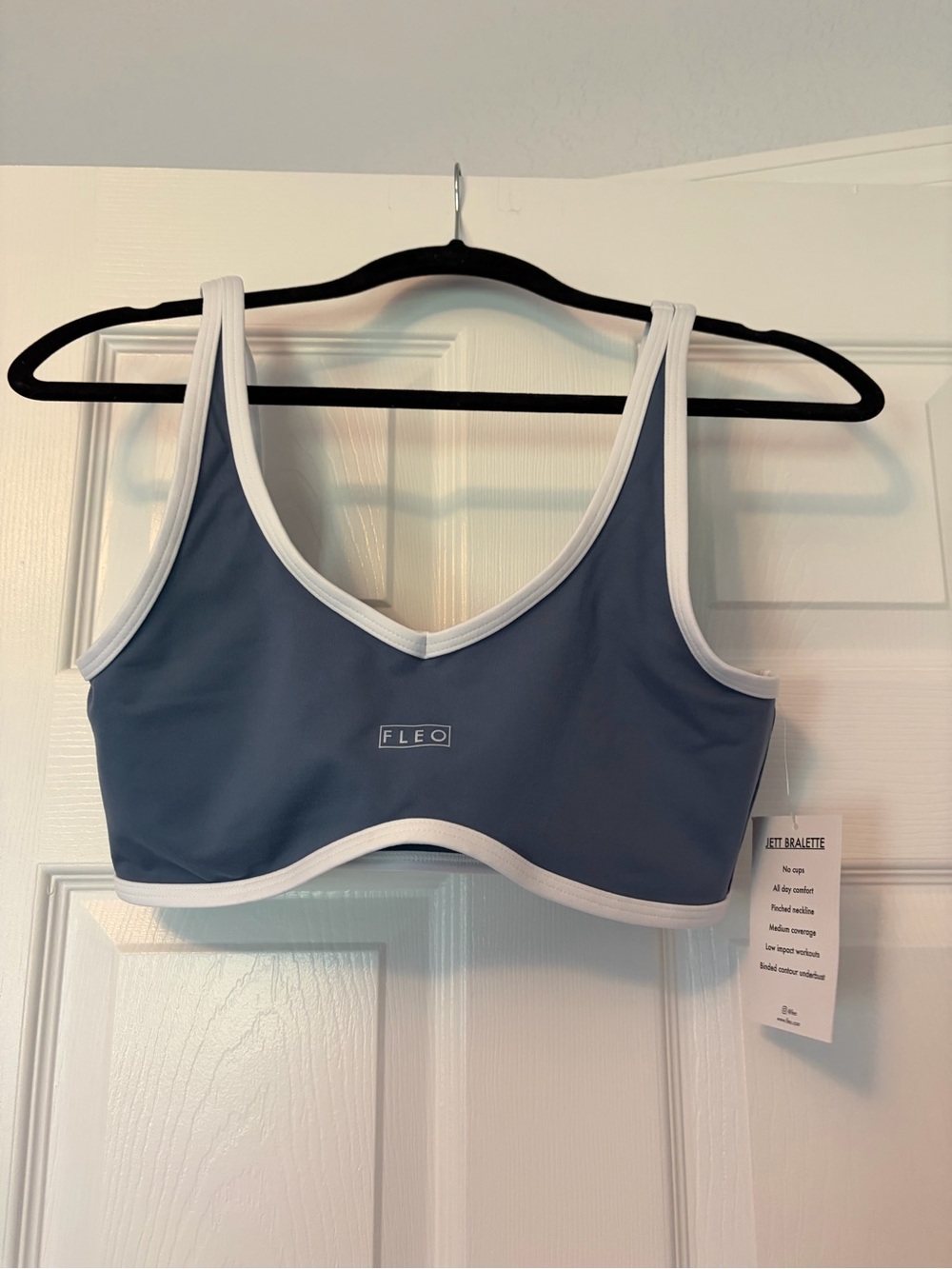 Fleo Slate Blue V-Neck Sports Bralette with White Trim Size L Large NWT